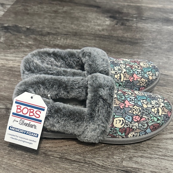 Skechers BOBS Gray Furry Slippers with Colorful Dog Print - Picture 2 of 4